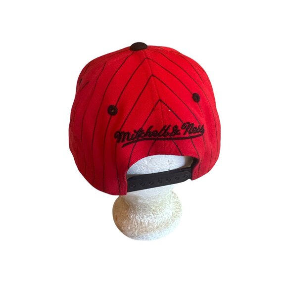 Chicago Bulls Adjustable Snapback Hat Red & Black Mitchell & Ness NBA - Picture 4 of 7